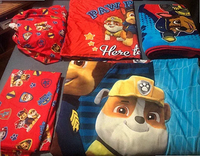 Paw Patrol Crib & Toddler Bed 5-Piece Bedding Sheet Set w/ Reversible Comforter